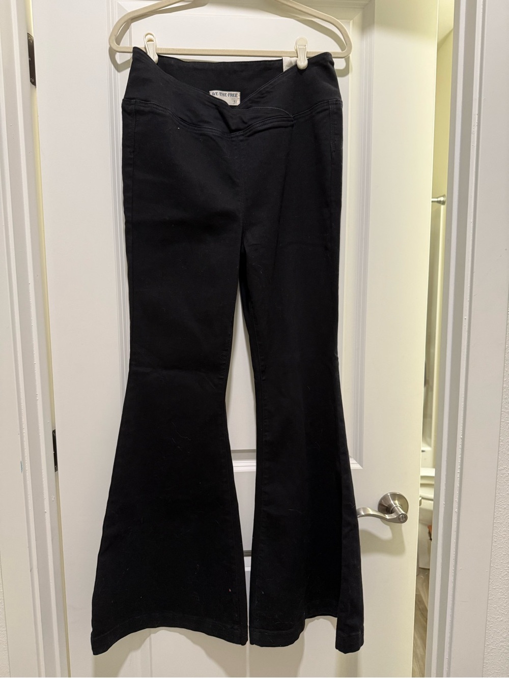 We The Free Venice Beach Flare Jeans 
Black